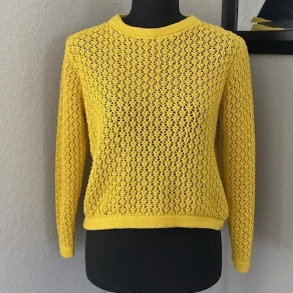 COMPANIA FANTASTICA Yellow Cropped Knit Sweater Medium